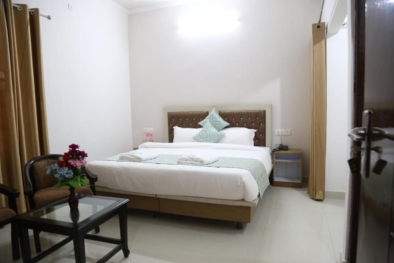 Hotel Yog Tapovan- Rafting Available Ришикеш Экстерьер фото